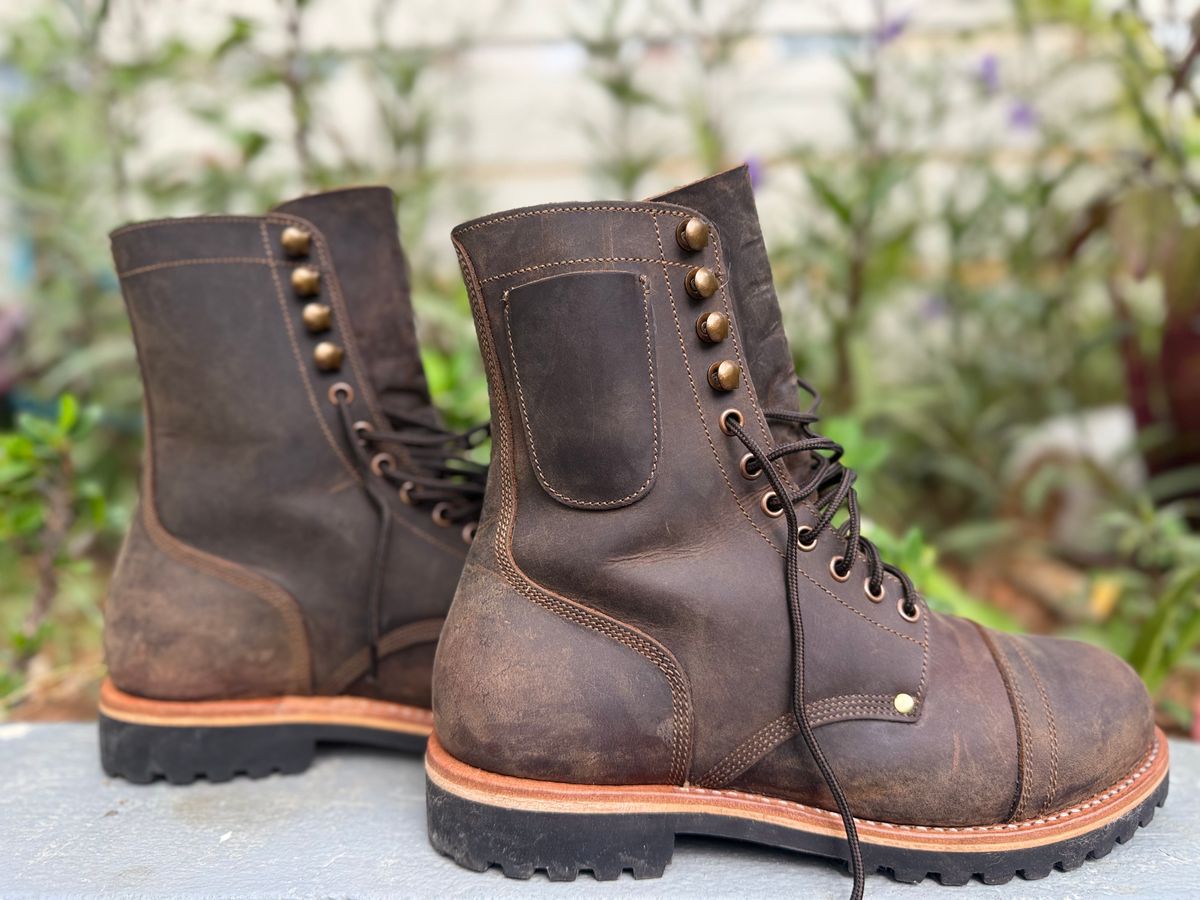 Photo by TheFadeLog on September 7, 2025 of the Craft & Glory Combat 8” in Vintage Brown.