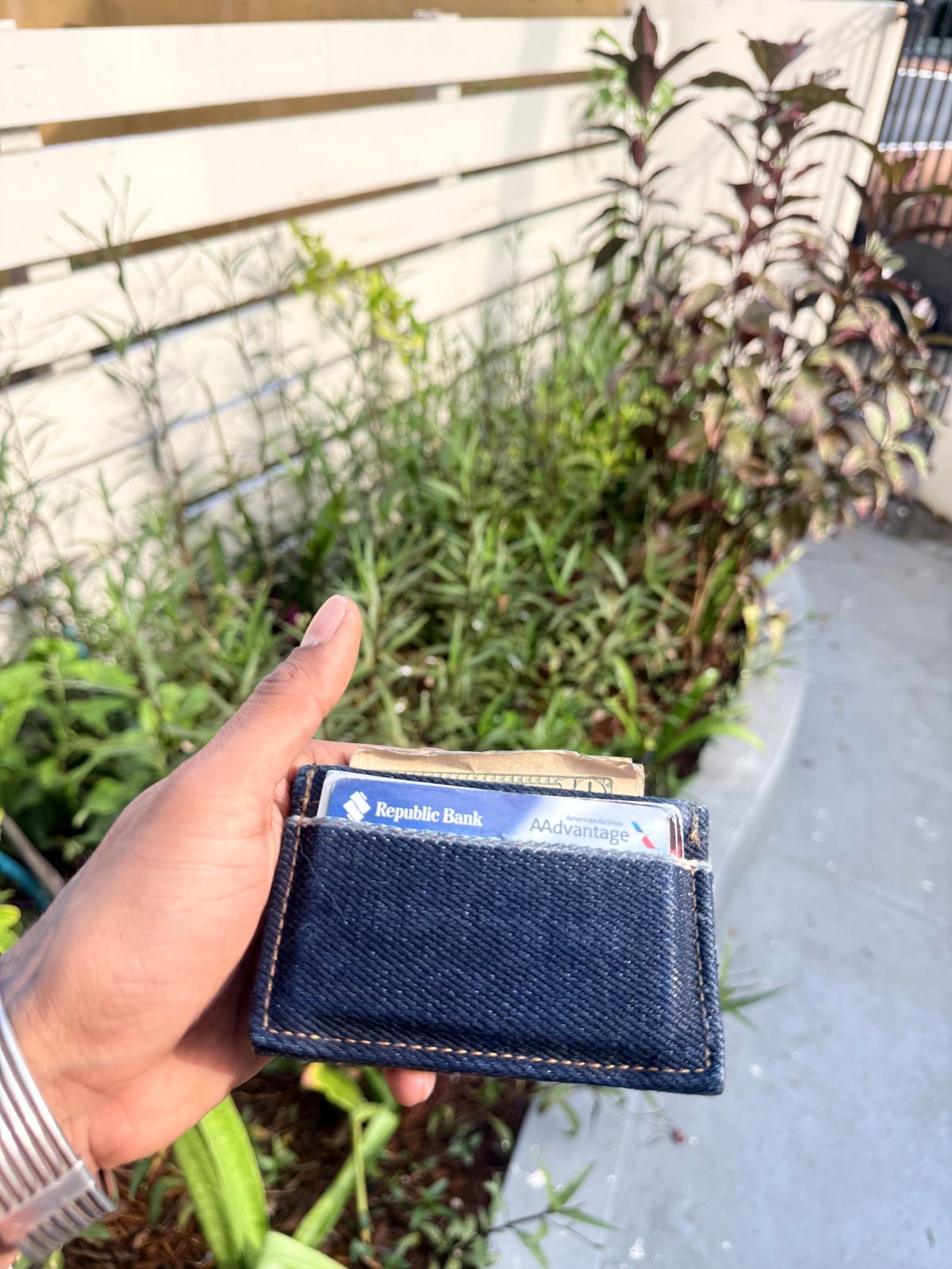 Photo by TheFadeLog on October 5, 2025 of the Bravestar Selvedge Wallet in Unknown Natural Veg Tan.