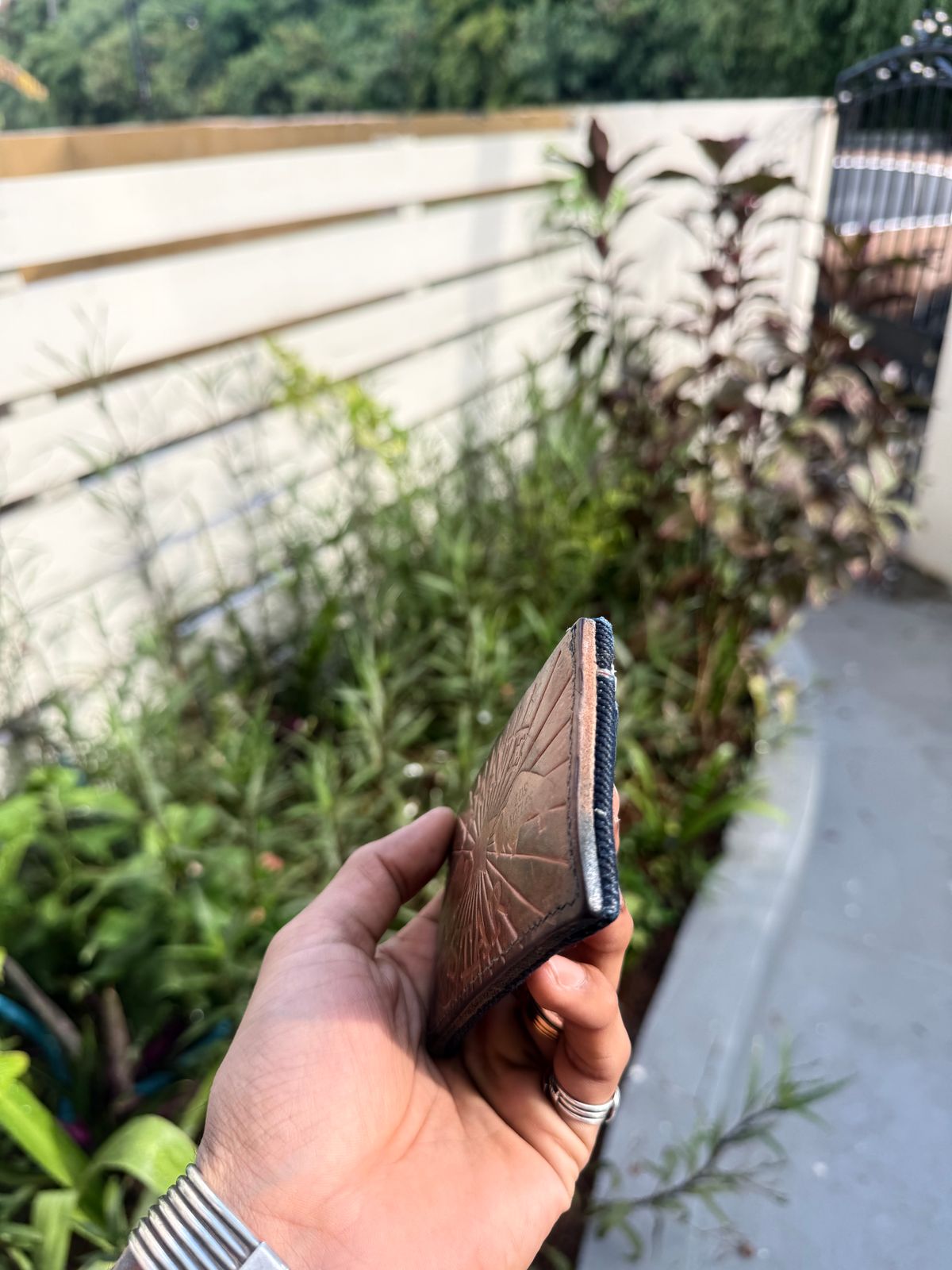 Photo by TheFadeLog on October 5, 2025 of the Bravestar Selvedge Wallet in Unknown Natural Veg Tan.