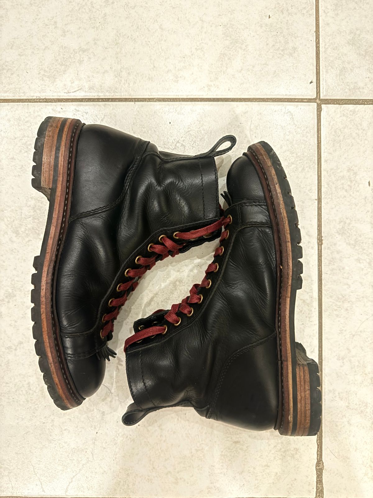 Photo by TheFadeLog on October 5, 2025 of the Craft & Glory Monkey Explorer 6” in Full Grain Waxed Water Buffalo.