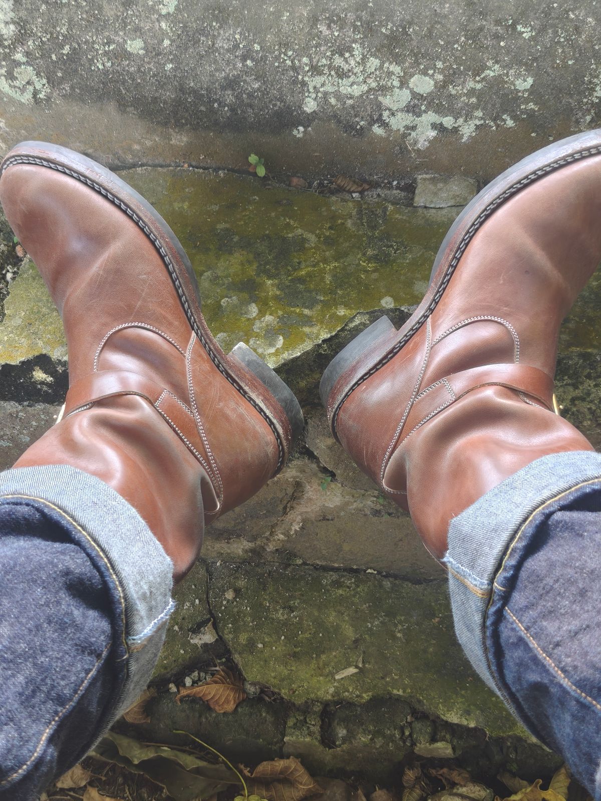 Photo by novrianhar on June 17, 2026 of the Junkard Engineer Boots in Maryam Toscanello TPR Horsebutt.