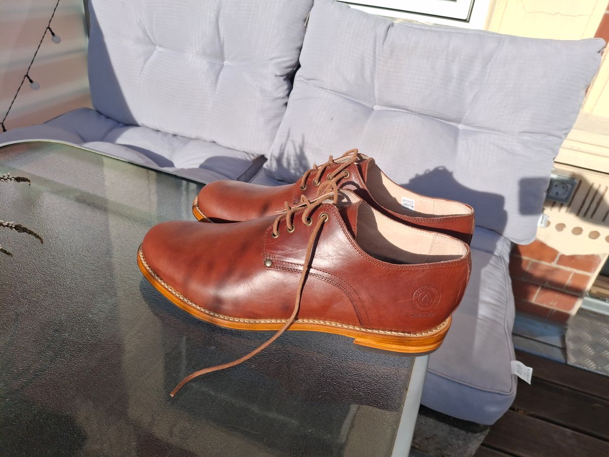 Photo by ShiningMyShoes on October 26, 2024 of the Green Boots - Earth Heritage London in Cognac Veg Tan.