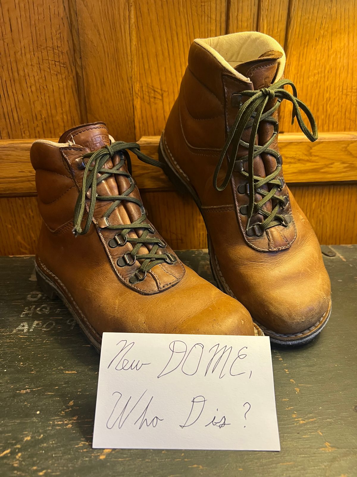 Photo by greghjordan on October 1, 2025 of the Jim Green Highlander / Razorback (1994) in Tan Full Grain.
