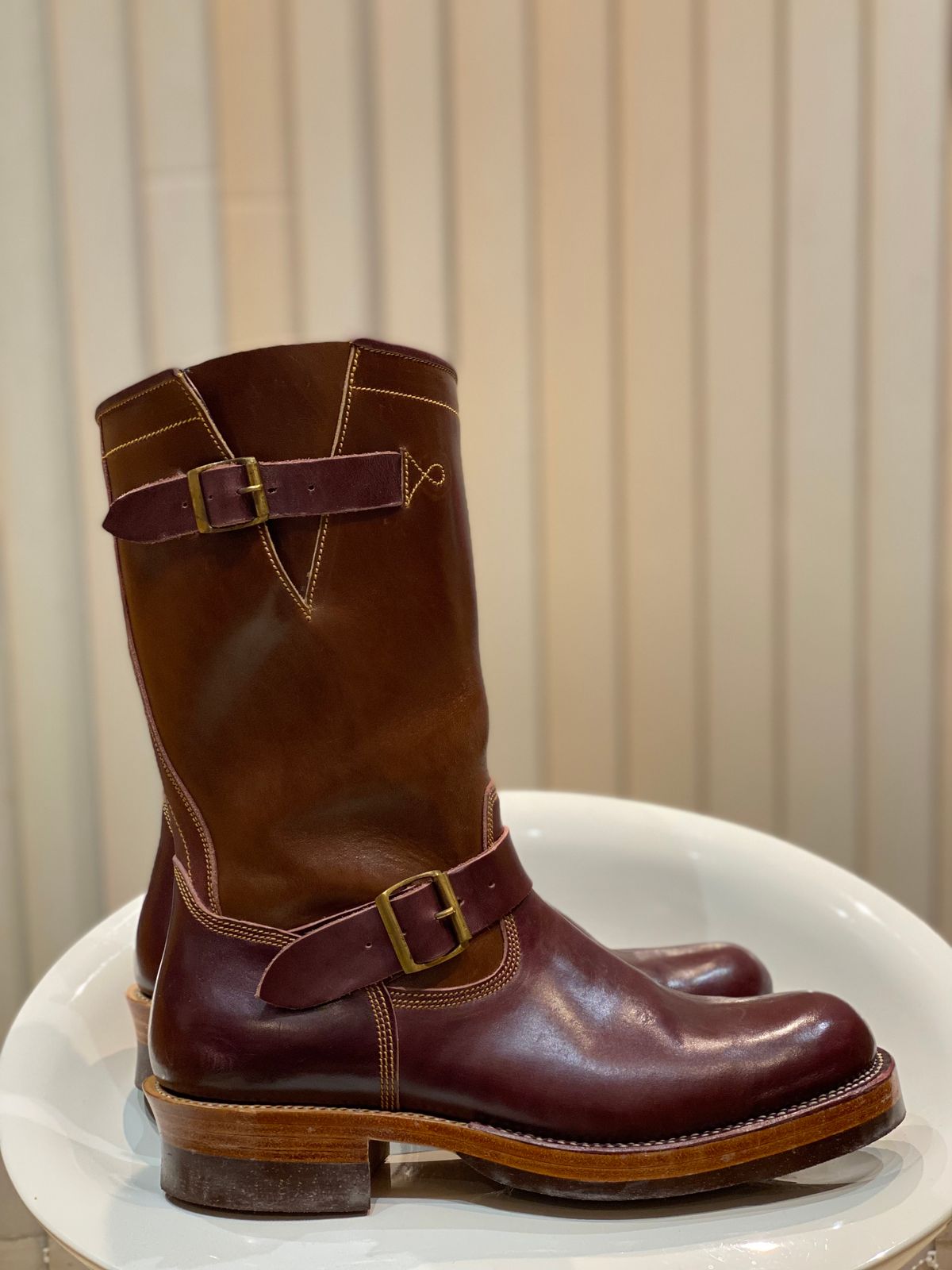 Photo by Parcelino_Sudigdo on October 1, 2024 of the Fortis Boots Tapak 1.0 Engineer boots in Maryam Toscanello TPR Horsebutt & Maryam Burgundy TPR Horsebutt.