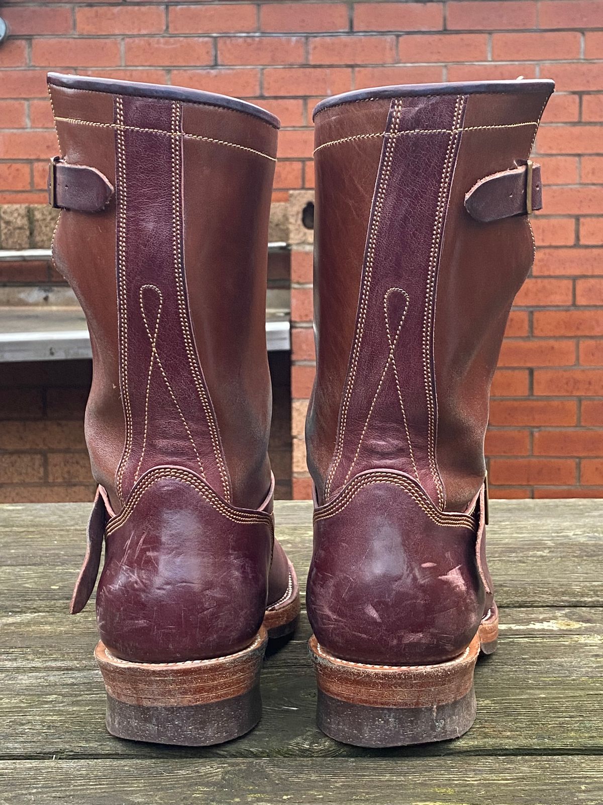 Photo by Parcelino_Sudigdo on December 1, 2024 of the Fortis Boots Tapak 1.0 Engineer boots in Maryam Toscanello TPR Horsebutt & Maryam Burgundy TPR Horsebutt.