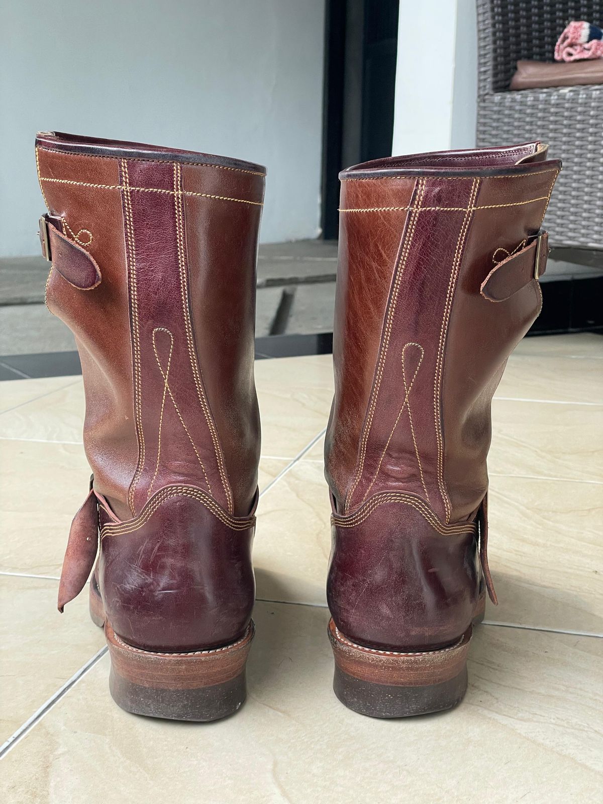 Photo by Parcelino_Sudigdo on January 5, 2025 of the Fortis Boots Tapak 1.0 Engineer boots in Maryam Toscanello TPR Horsebutt & Maryam Burgundy TPR Horsebutt.