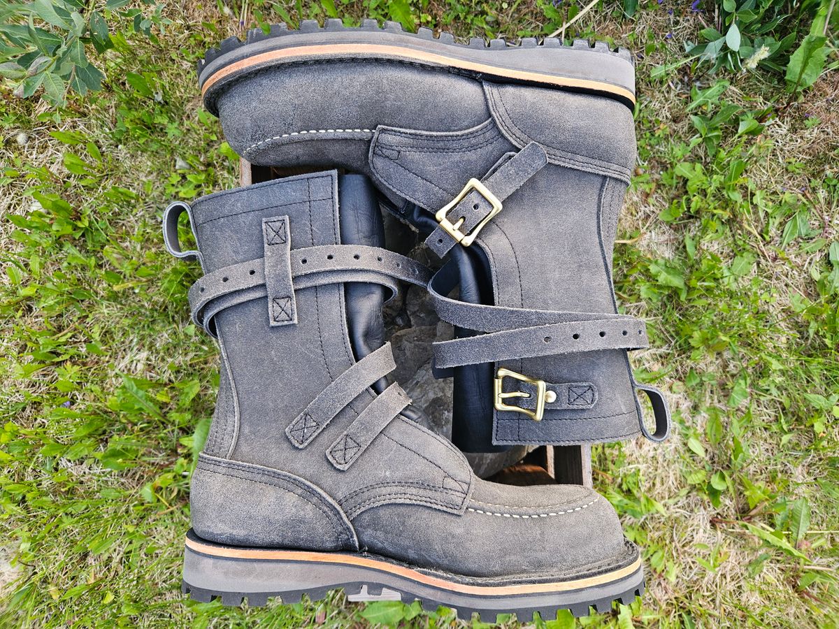 Photo by Theakkid on June 24, 2024 of the Nicks TankerPro in Nicks/Seidel 1964 Ash Gray Roughout.