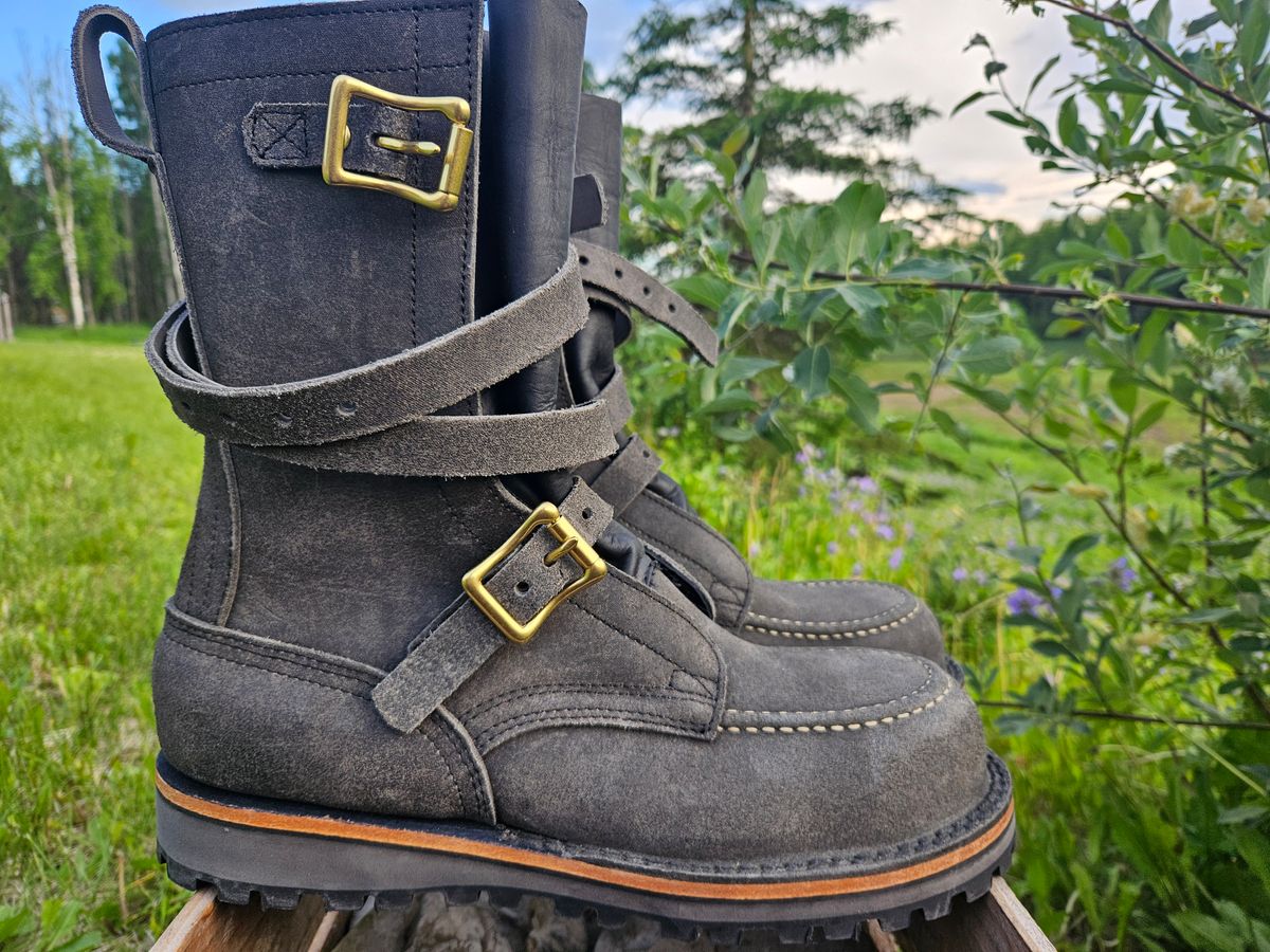 Photo by Theakkid on June 24, 2024 of the Nicks TankerPro in Nicks/Seidel 1964 Ash Gray Roughout.