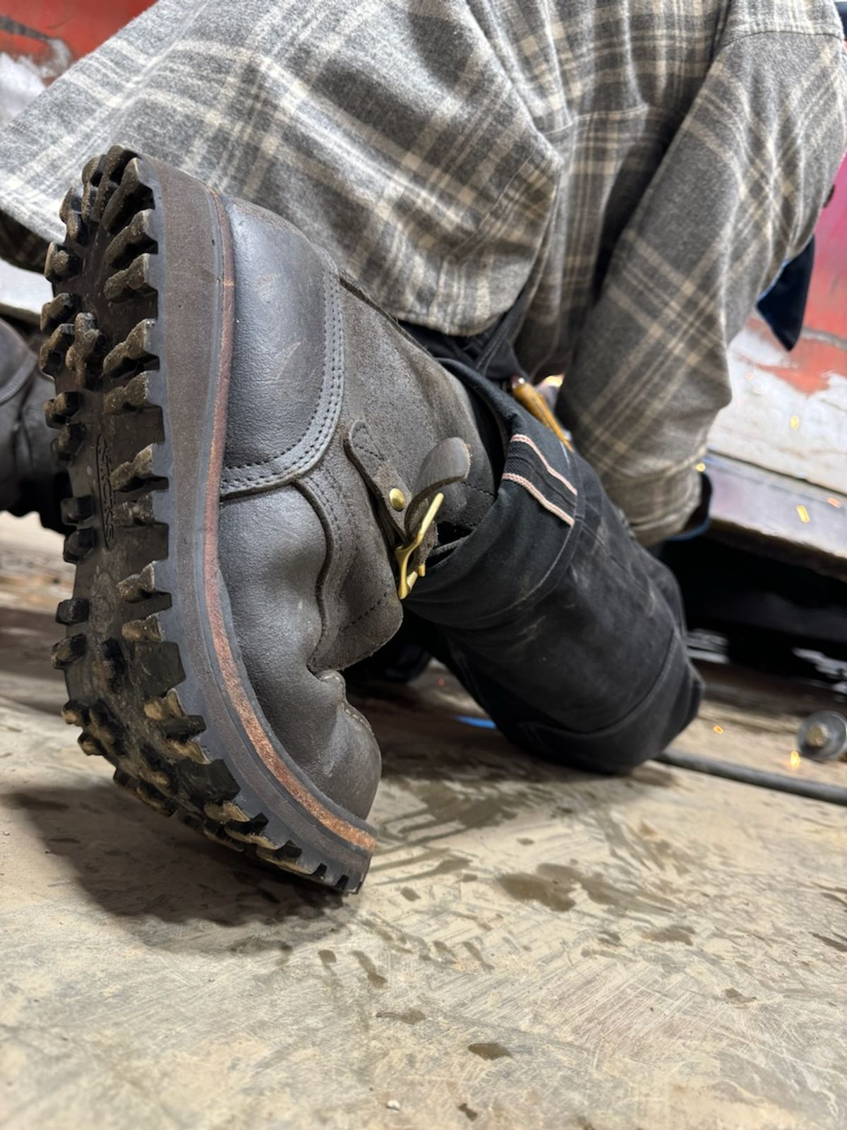 Photo by Theakkid on November 22, 2024 of the Nicks TankerPro in Nicks/Seidel 1964 Ash Gray Roughout.