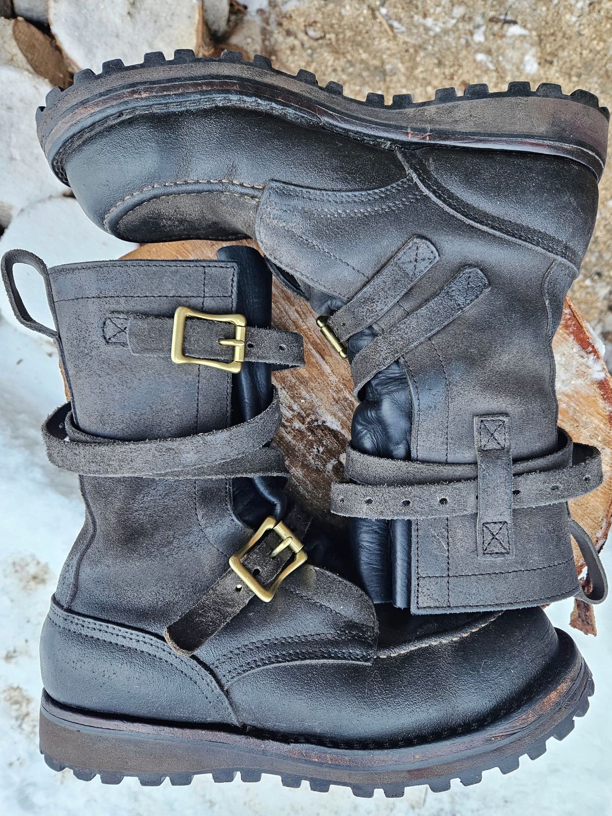 Photo by Theakkid on December 5, 2024 of the Nicks TankerPro in Nicks/Seidel 1964 Ash Gray Roughout.