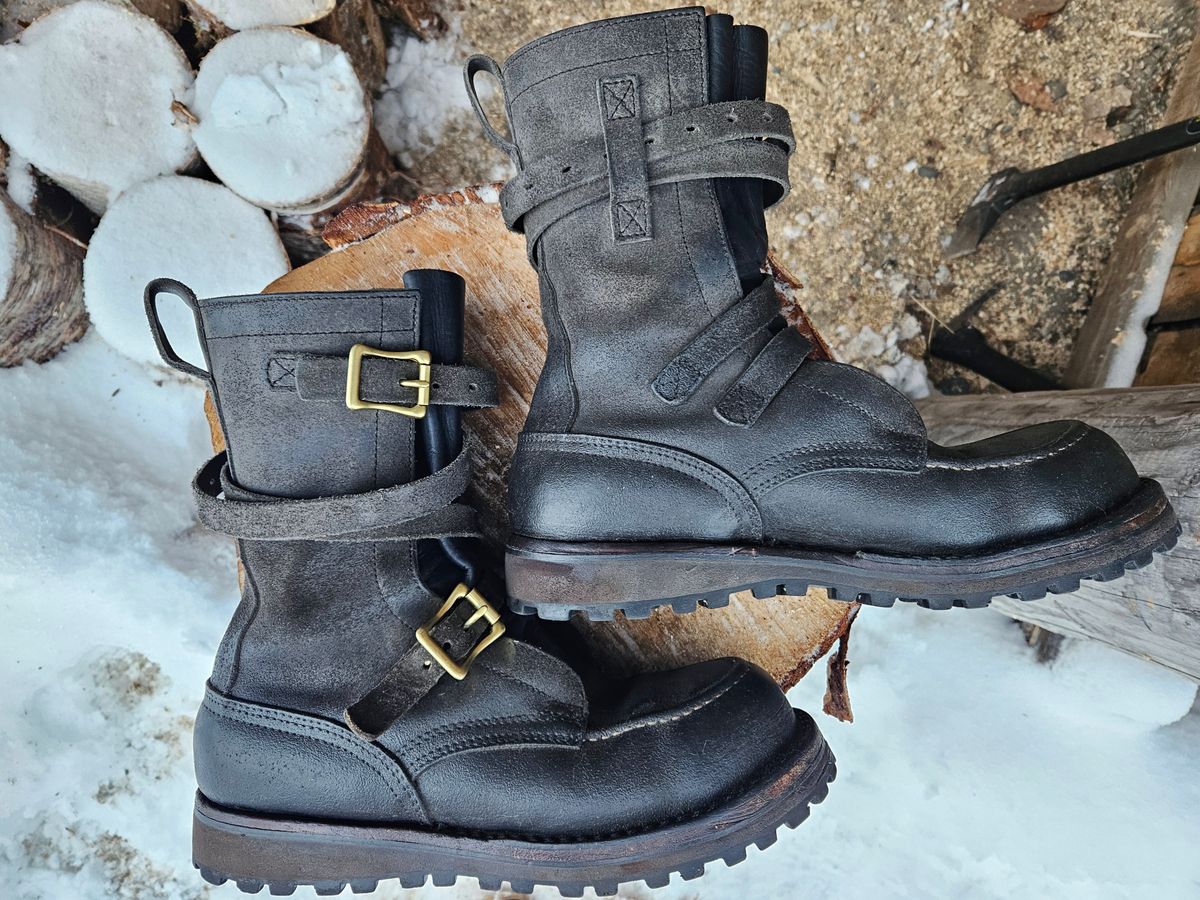 Photo by Theakkid on December 5, 2024 of the Nicks TankerPro in Nicks/Seidel 1964 Ash Gray Roughout.