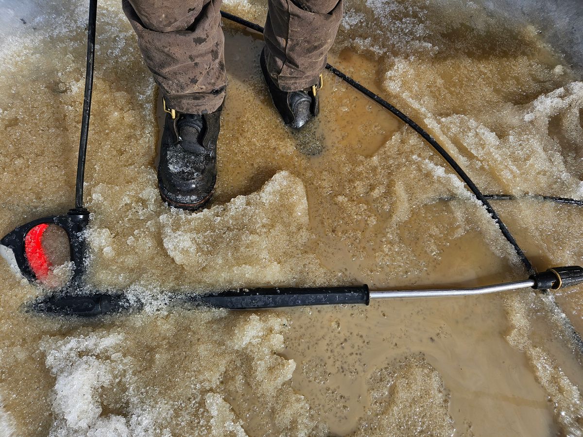 Photo by Theakkid on April 2, 2025 of the Nicks TankerPro in Nicks/Seidel 1964 Ash Gray Roughout.