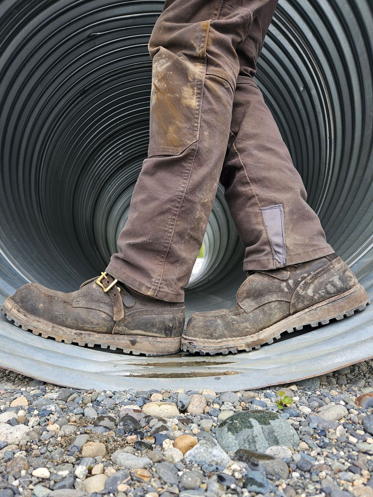 Photo by Theakkid on May 22, 2025 of the Nicks TankerPro in Nicks/Seidel 1964 Ash Gray Roughout.