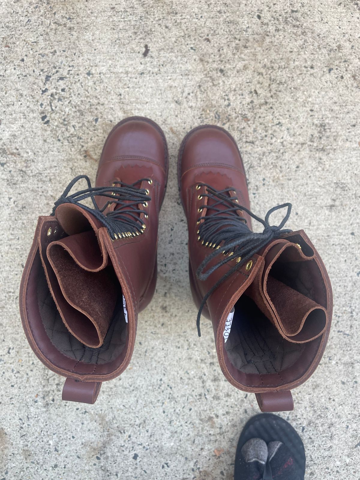 Photo by kweso on October 5, 2024 of the Frank's Boots Type 1 Commander in Seidel Chocolate Oil Tan.