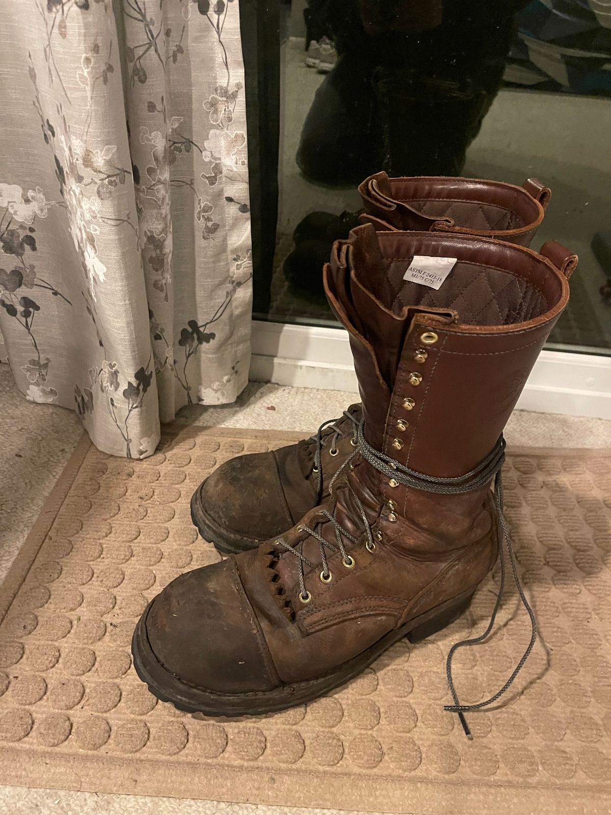 Photo by kweso on March 6, 2025 of the Frank's Boots Type 1 Commander in Seidel Chocolate Oil Tan.