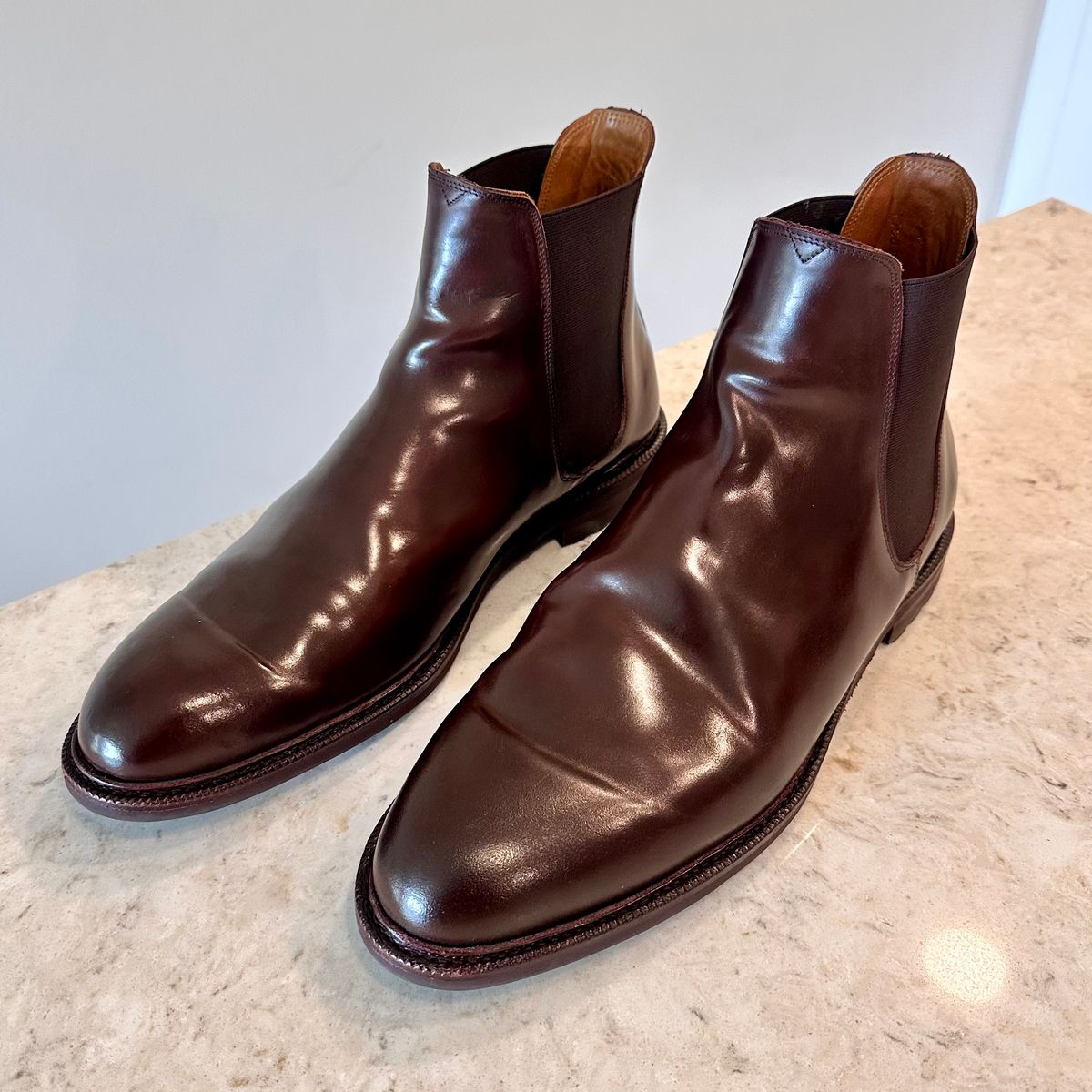 Photo by YouShoe on October 30, 2025 of the Meermin Chelsea Boot in Brown Heritage Shell Cordovan.