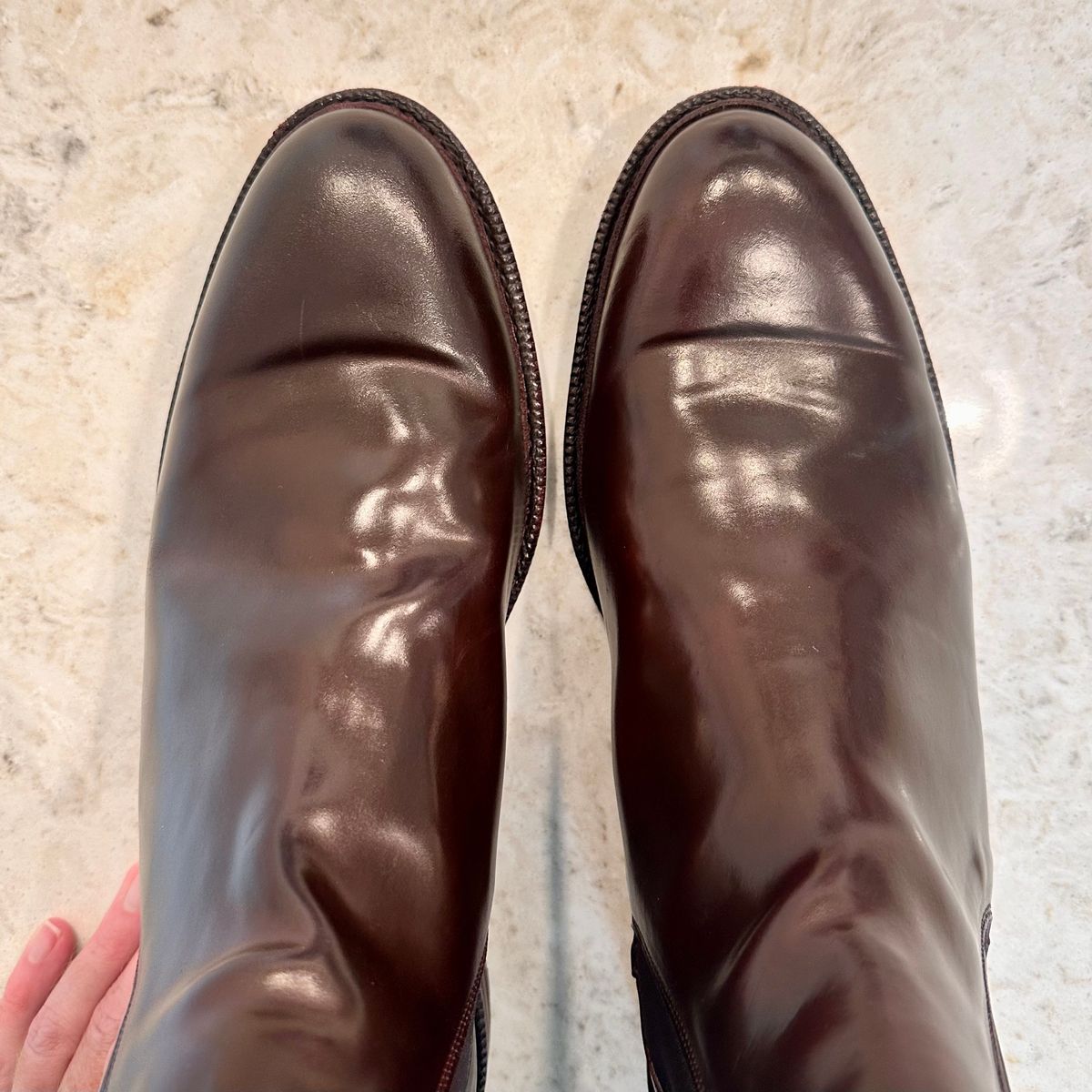 Photo by YouShoe on October 30, 2025 of the Meermin Chelsea Boot in Brown Heritage Shell Cordovan.
