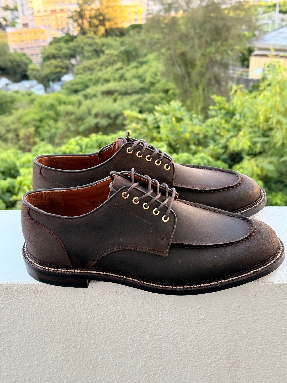 Photo by ShaneFades on October 4, 2025 of the Grant Stone Moc Toe Derby in C.F. Stead Tobacco Waxy Commander Suede.