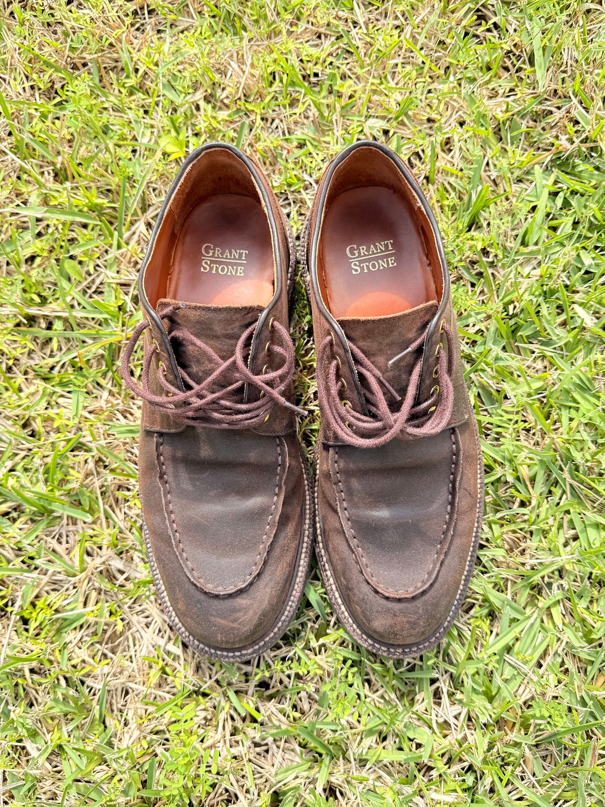 Photo by ShaneFades on January 6, 2026 of the Grant Stone Moc Toe Derby in C.F. Stead Tobacco Waxy Commander Suede.