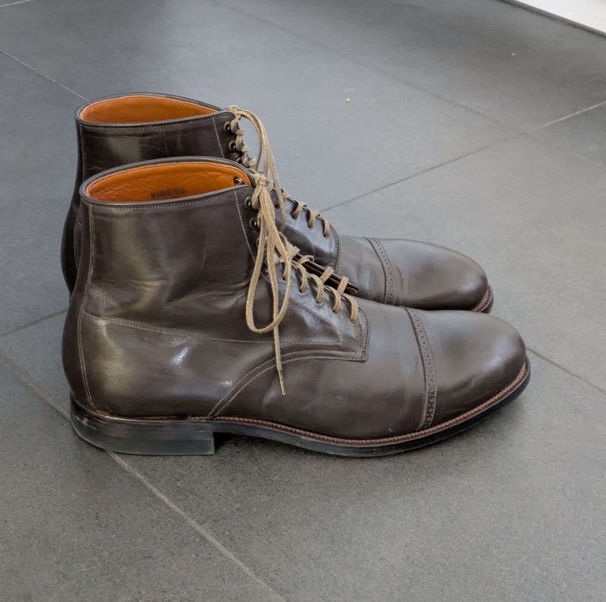 Photo by tumi on May 7, 2026 of the Viberg Navvy Boot BCT in Ebony Kangaroo.