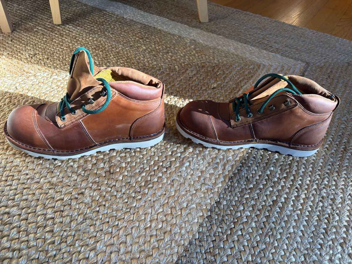 Photo by howland90 on October 1, 2025 of the Jim Green African Ranger Composite Toe in Fudge Crazy Horse.