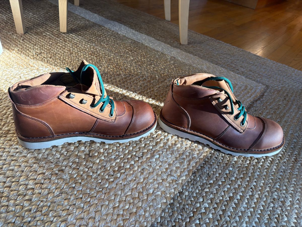 Photo by howland90 on October 1, 2025 of the Jim Green African Ranger Composite Toe in Fudge Crazy Horse.