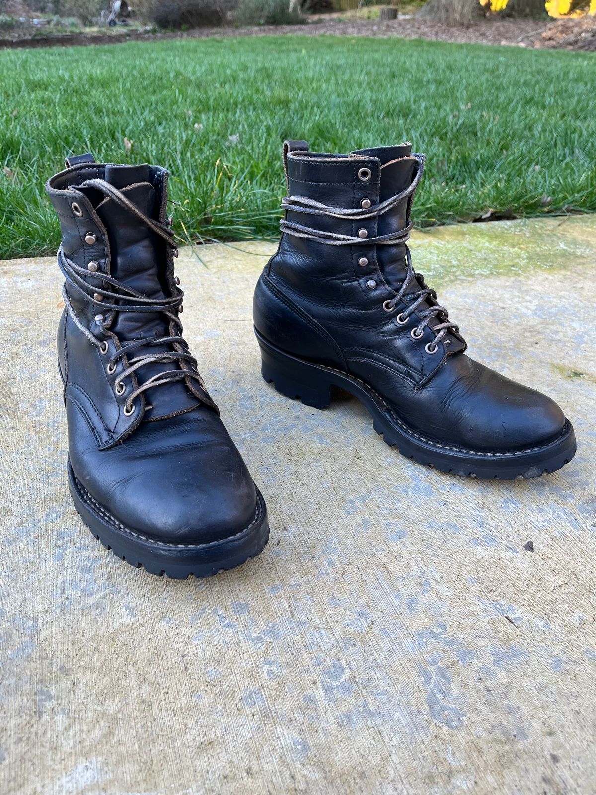 Photo by maxmerkle.official on February 5, 2026 of the White's C355 Logger in Seidel Black Double Shot.