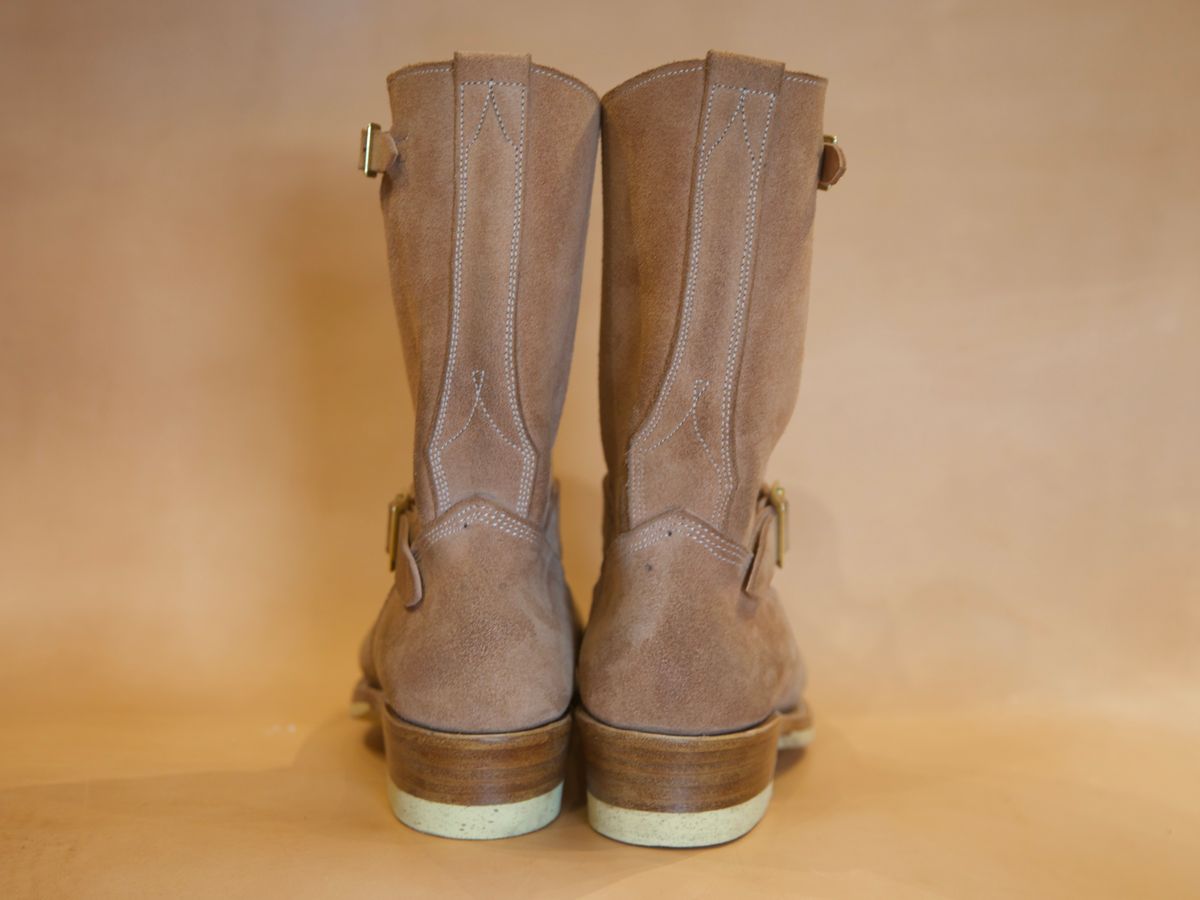 Photo by DuaneBerry on October 2, 2024 of the Unsung U 22-2 Engineer Boot in Horween Nubuck.