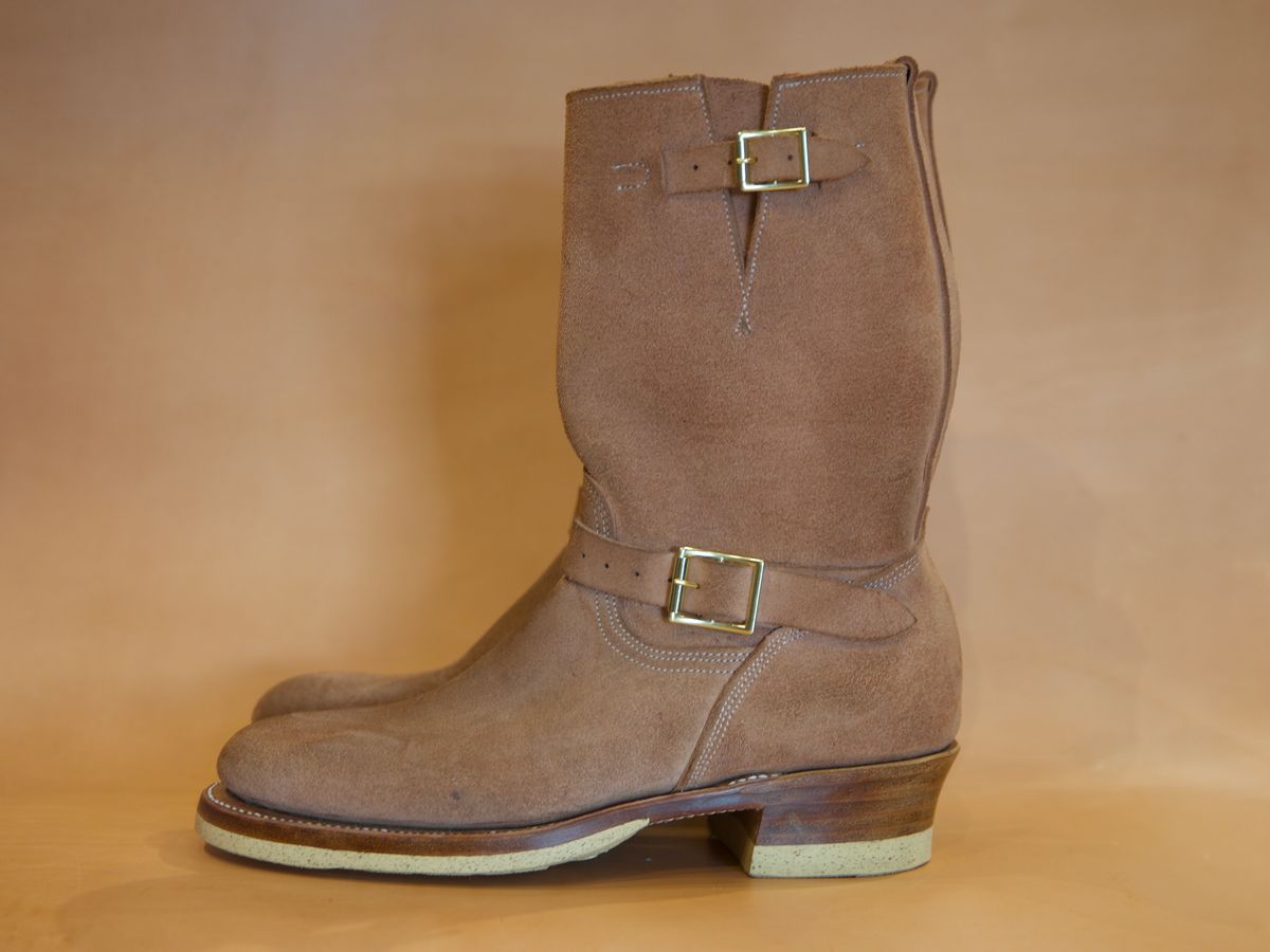 Photo by DuaneBerry on October 2, 2024 of the Unsung U 22-2 Engineer Boot in Horween Nubuck.