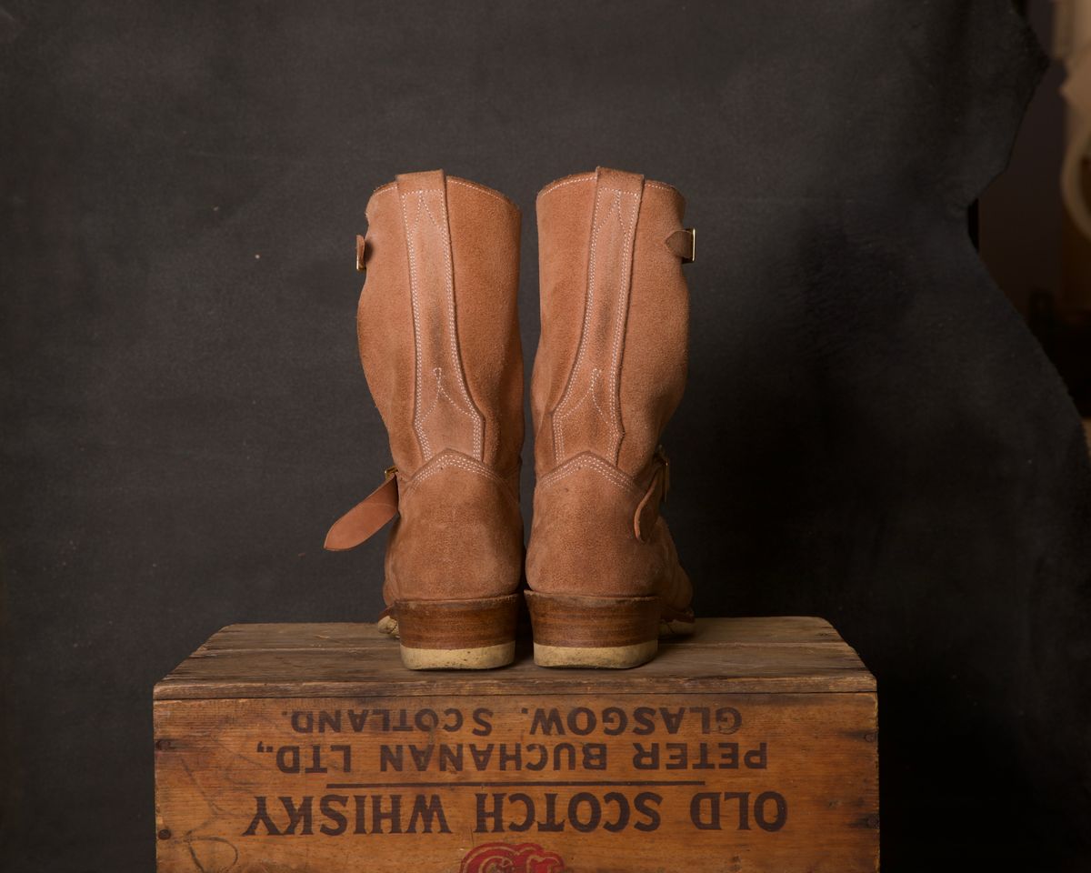Photo by DuaneBerry on November 6, 2024 of the Unsung U 22-2 Engineer Boot in Horween Nubuck.