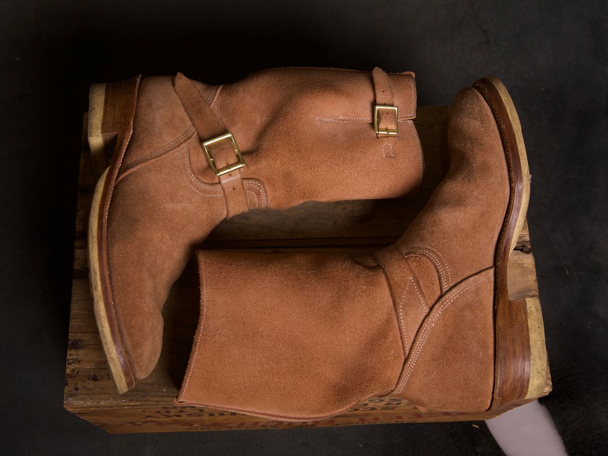 Photo by DuaneBerry on November 6, 2024 of the Unsung U 22-2 Engineer Boot in Horween Nubuck.