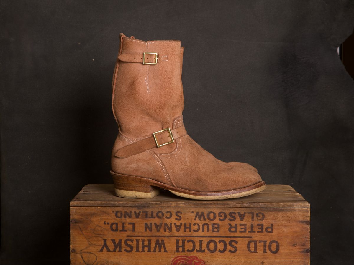 Photo by DuaneBerry on November 6, 2024 of the Unsung U 22-2 Engineer Boot in Horween Nubuck.
