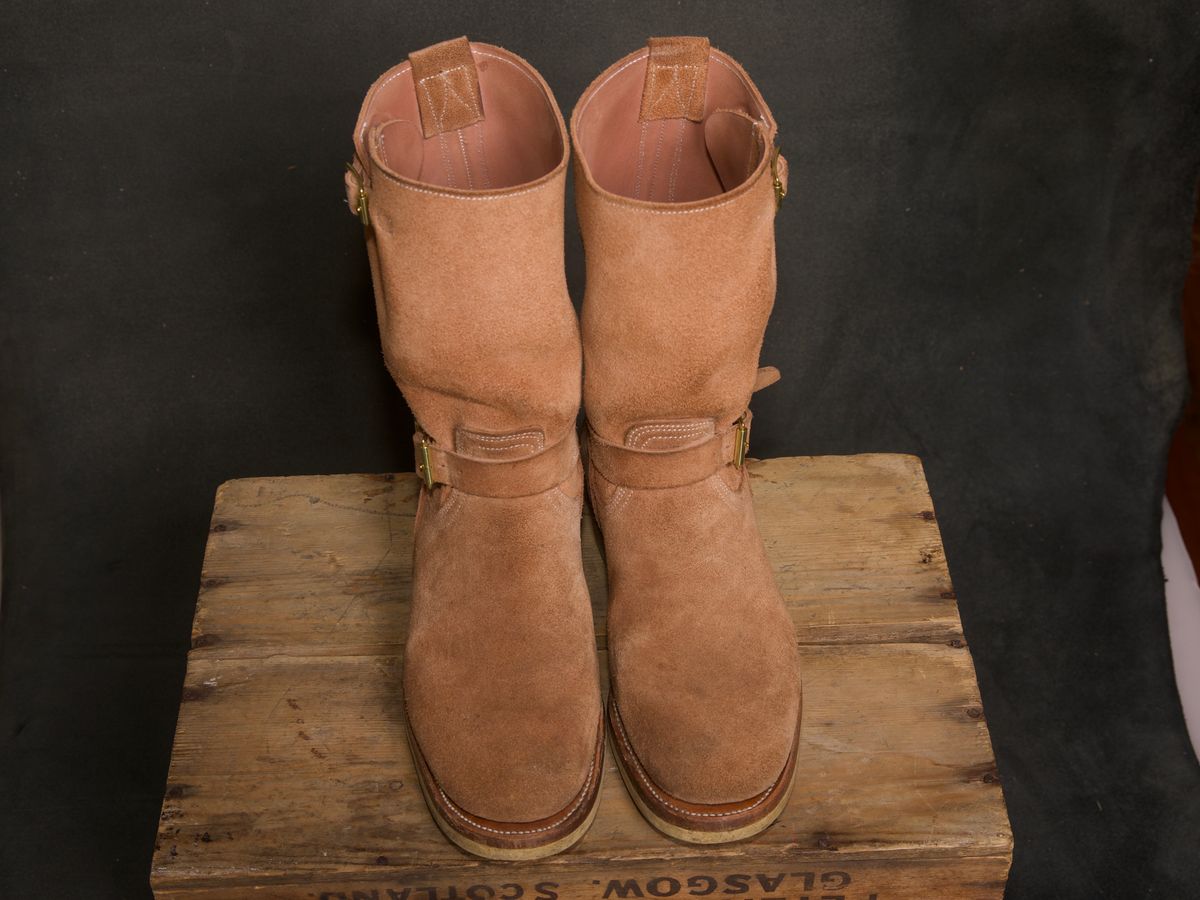 Photo by DuaneBerry on November 6, 2024 of the Unsung U 22-2 Engineer Boot in Horween Nubuck.