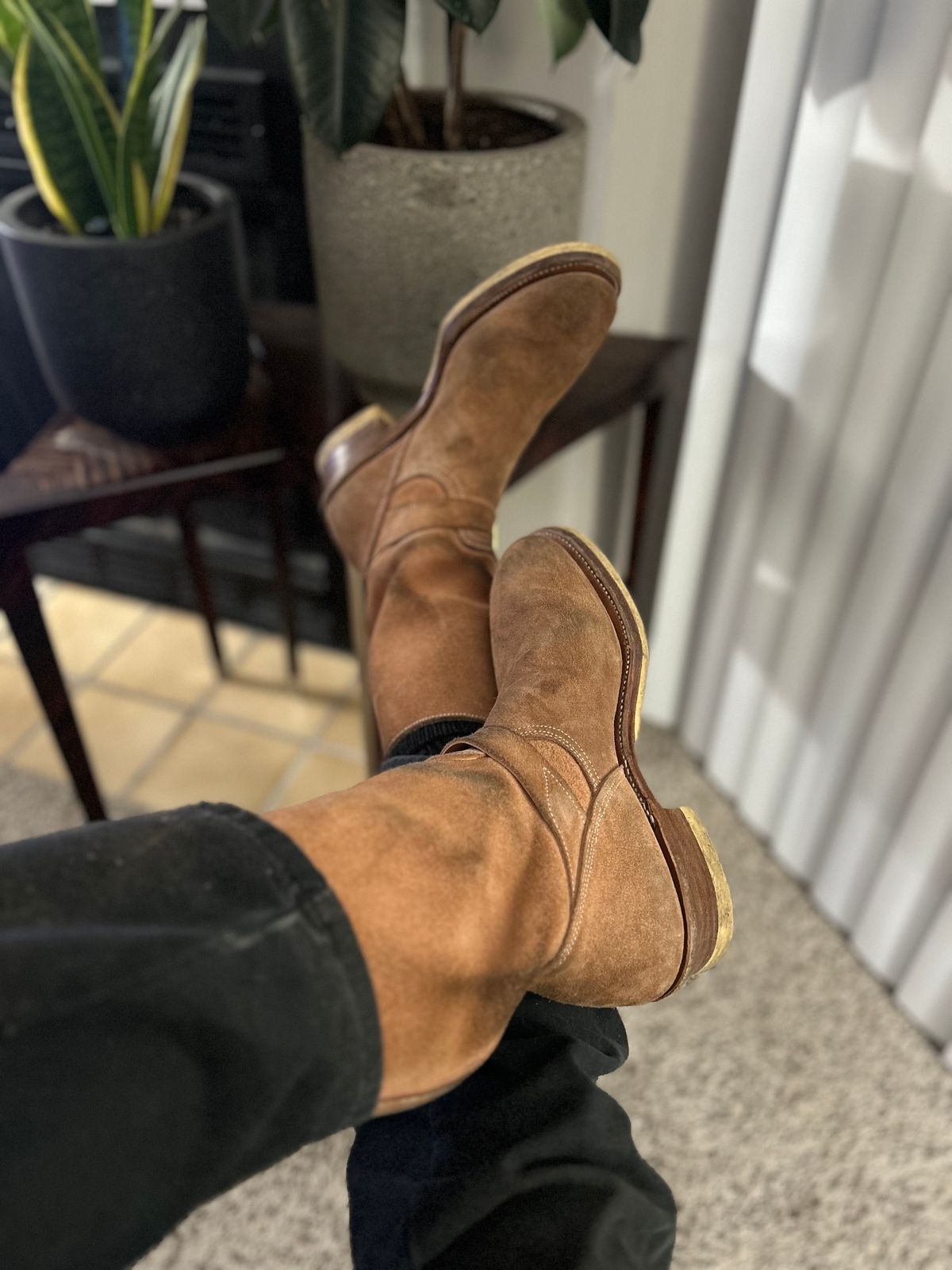 Photo by DuaneBerry on December 6, 2024 of the Unsung U 22-2 Engineer Boot in Horween Nubuck.