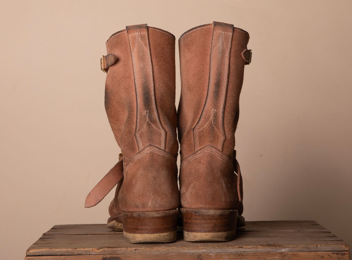 Photo by DuaneBerry on December 6, 2024 of the Unsung U 22-2 Engineer Boot in Horween Nubuck.