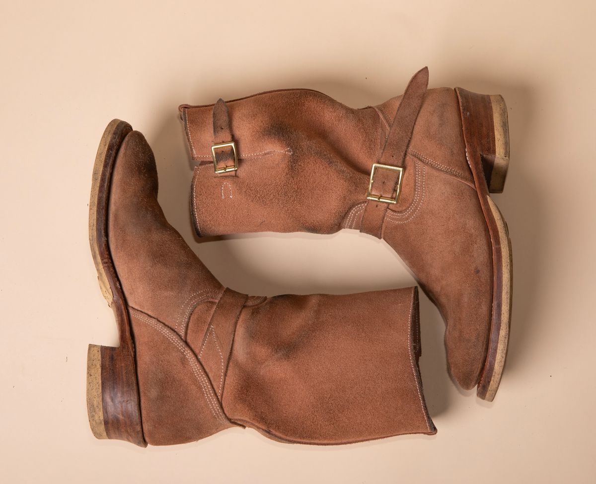 Photo by DuaneBerry on December 6, 2024 of the Unsung U 22-2 Engineer Boot in Horween Nubuck.