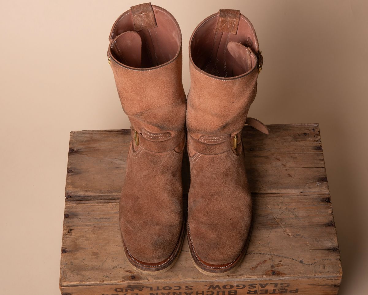 Photo by DuaneBerry on December 6, 2024 of the Unsung U 22-2 Engineer Boot in Horween Nubuck.
