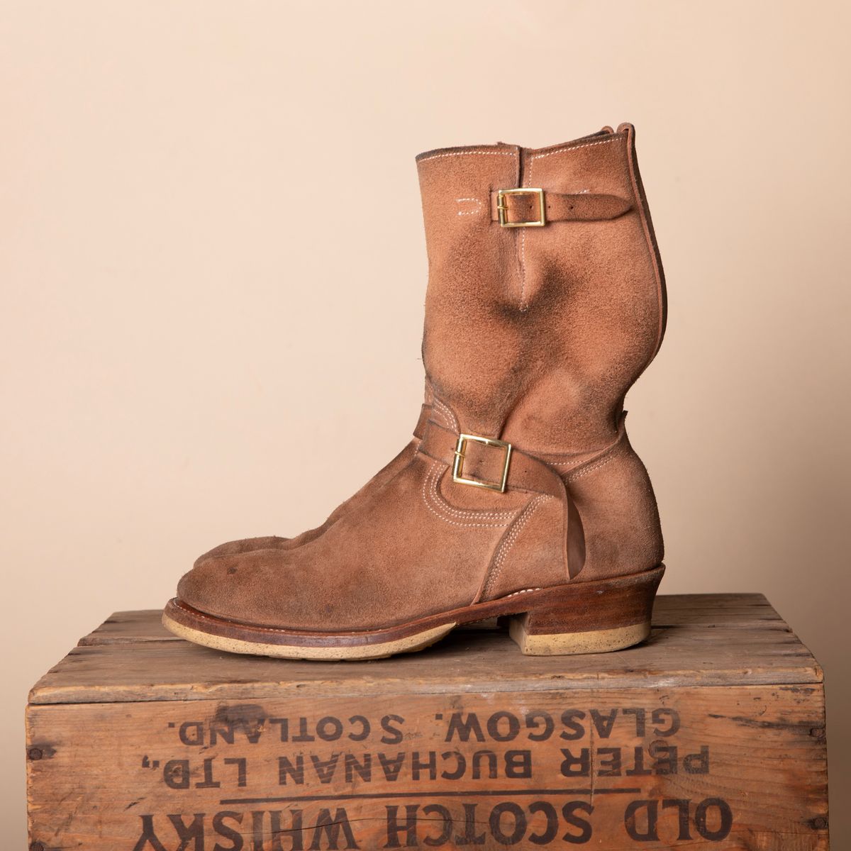 Photo by DuaneBerry on February 4, 2025 of the Unsung U 22-2 Engineer Boot in Horween Nubuck.