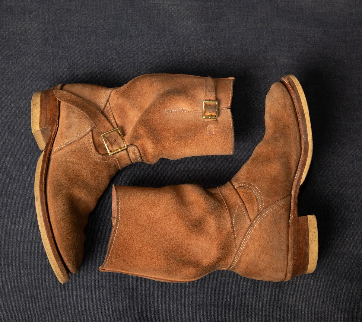 Photo by DuaneBerry on April 8, 2025 of the Unsung U 22-2 Engineer Boot in Horween Nubuck.