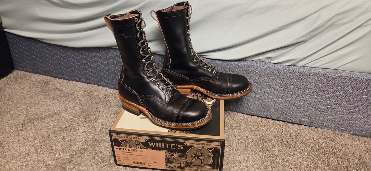 Photo by boxxxc on February 6, 2026 of the White's Smokejumper in Horween Black Chromexcel & Horween Black Waxed Flesh.