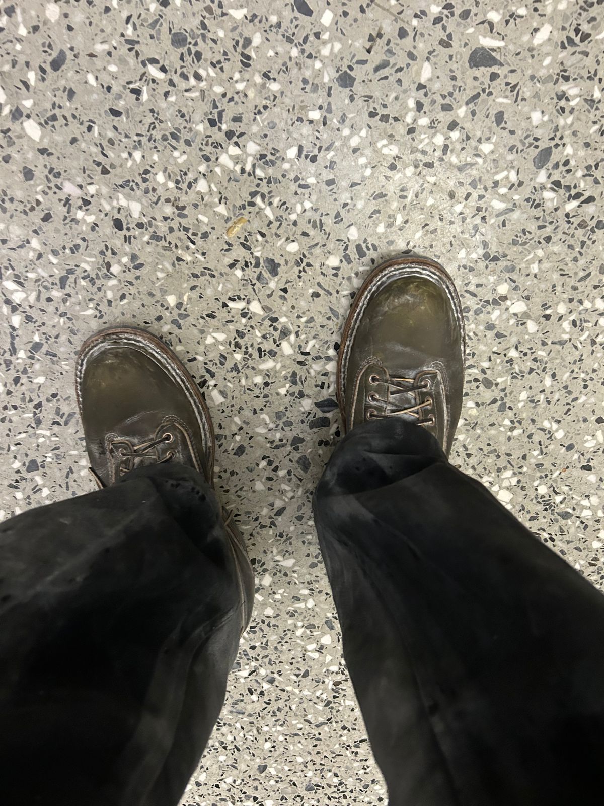 Photo by sundriver on November 25, 2025 of the White's 350 Cutter in Horween Greener Pastures Dublin.