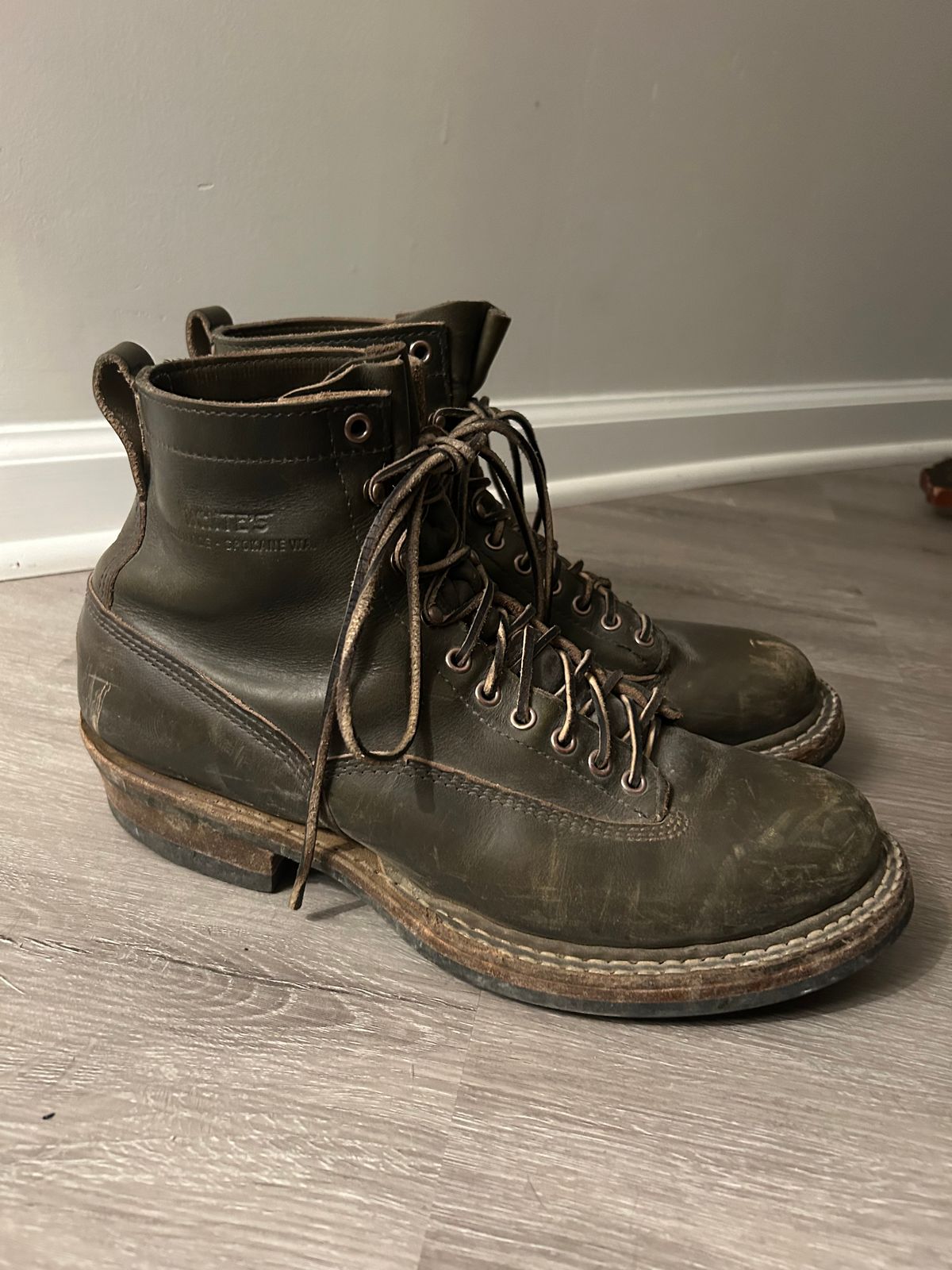 Photo by sundriver on December 5, 2025 of the White's 350 Cutter in Horween Greener Pastures Dublin.