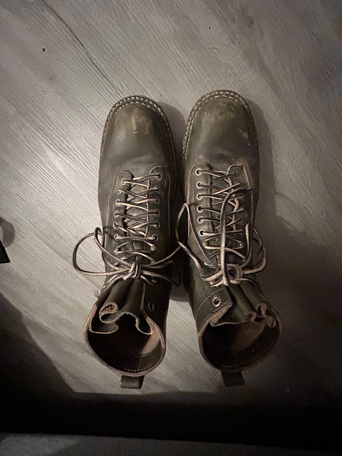 Photo by sundriver on December 5, 2025 of the White's 350 Cutter in Horween Greener Pastures Dublin.