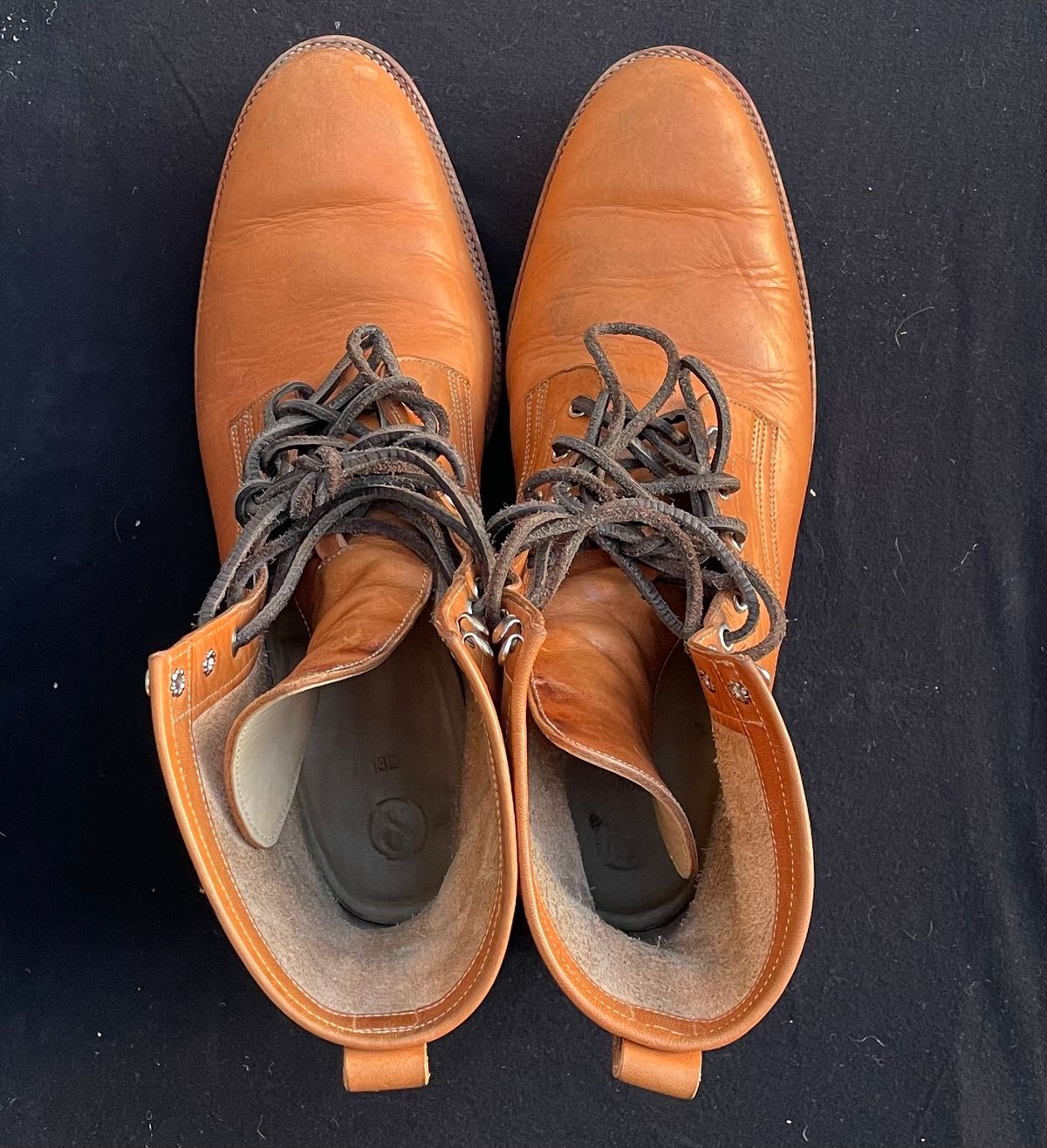 Photo by MMcC on February 5, 2025 of the Skuce Shoes 8" Derby Boot MTO in Horween Natural Dublin.