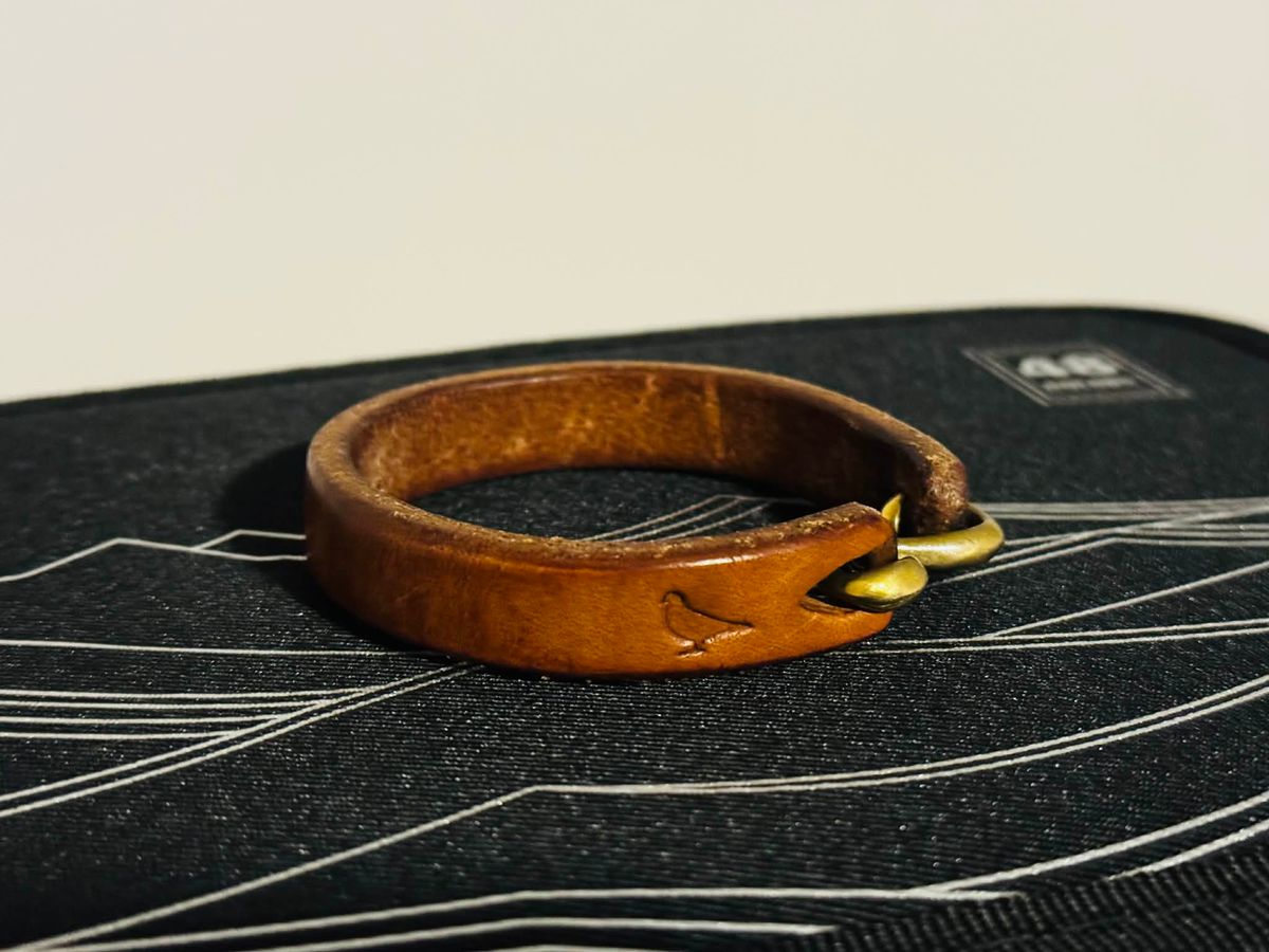 Photo by wistless on February 2, 2026 of the Pigeon Tree Cuff in J&FJ Baker Natural Oak Bark Tanned Bridle.
