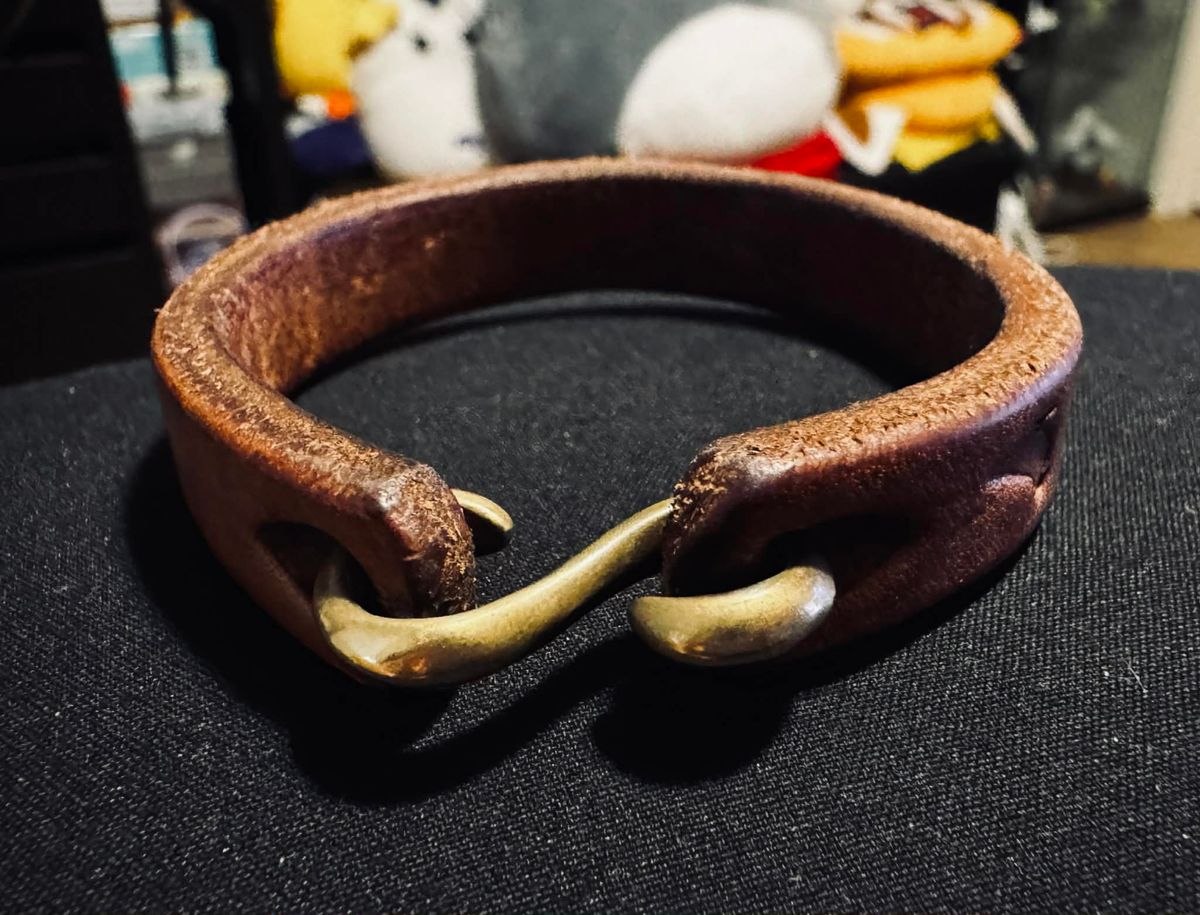 Photo by wistless on March 3, 2026 of the Pigeon Tree Cuff in J&FJ Baker Natural Oak Bark Tanned Bridle.