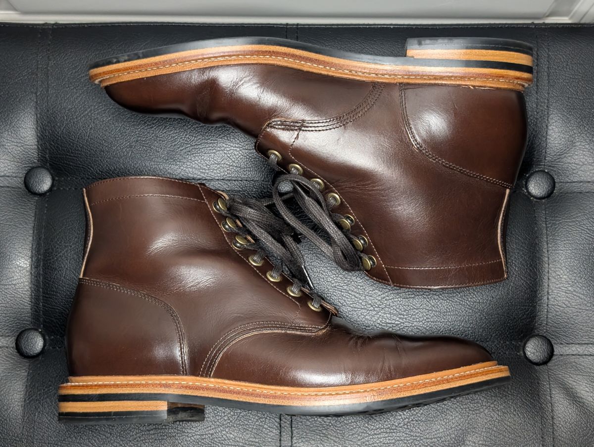 Photo by wistless on November 3, 2024 of the Grant Stone Diesel Boot in Horween Crimson Chromexcel.