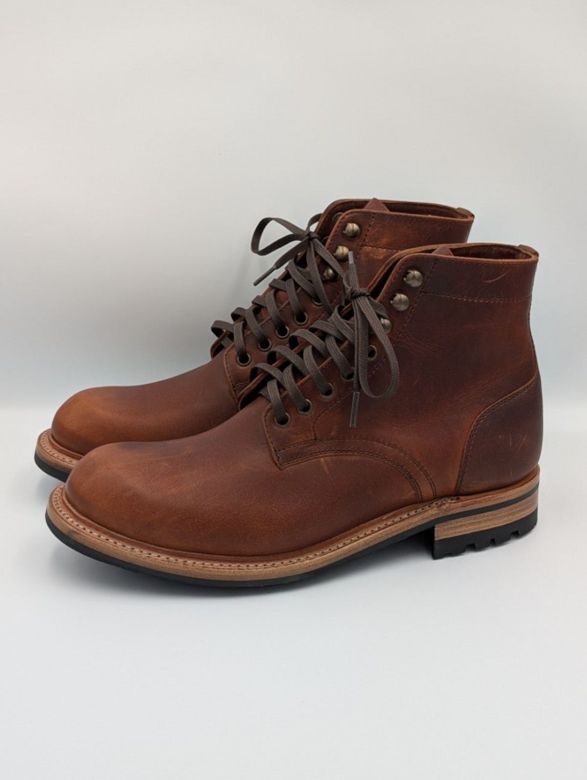 Photo by wistless on October 2, 2025 of the Parkhurst The Allegany in Tumbled Mahogany.