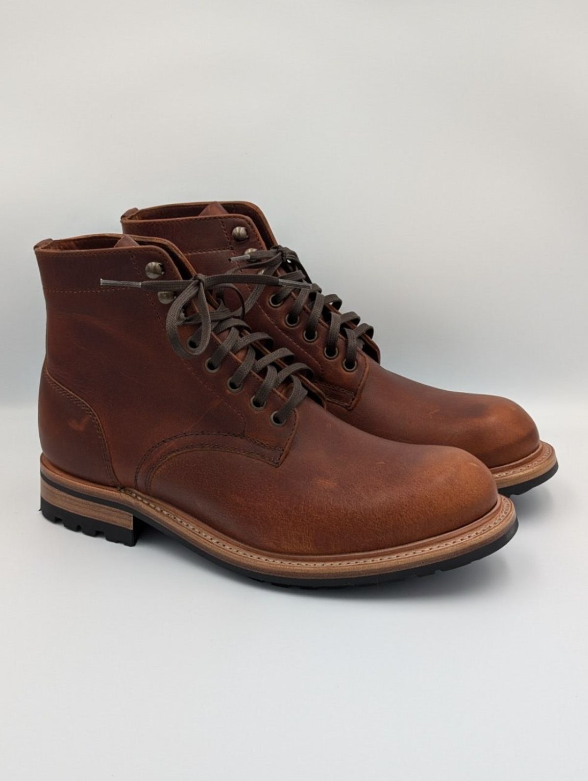 Photo by wistless on October 2, 2025 of the Parkhurst The Allegany in Tumbled Mahogany.