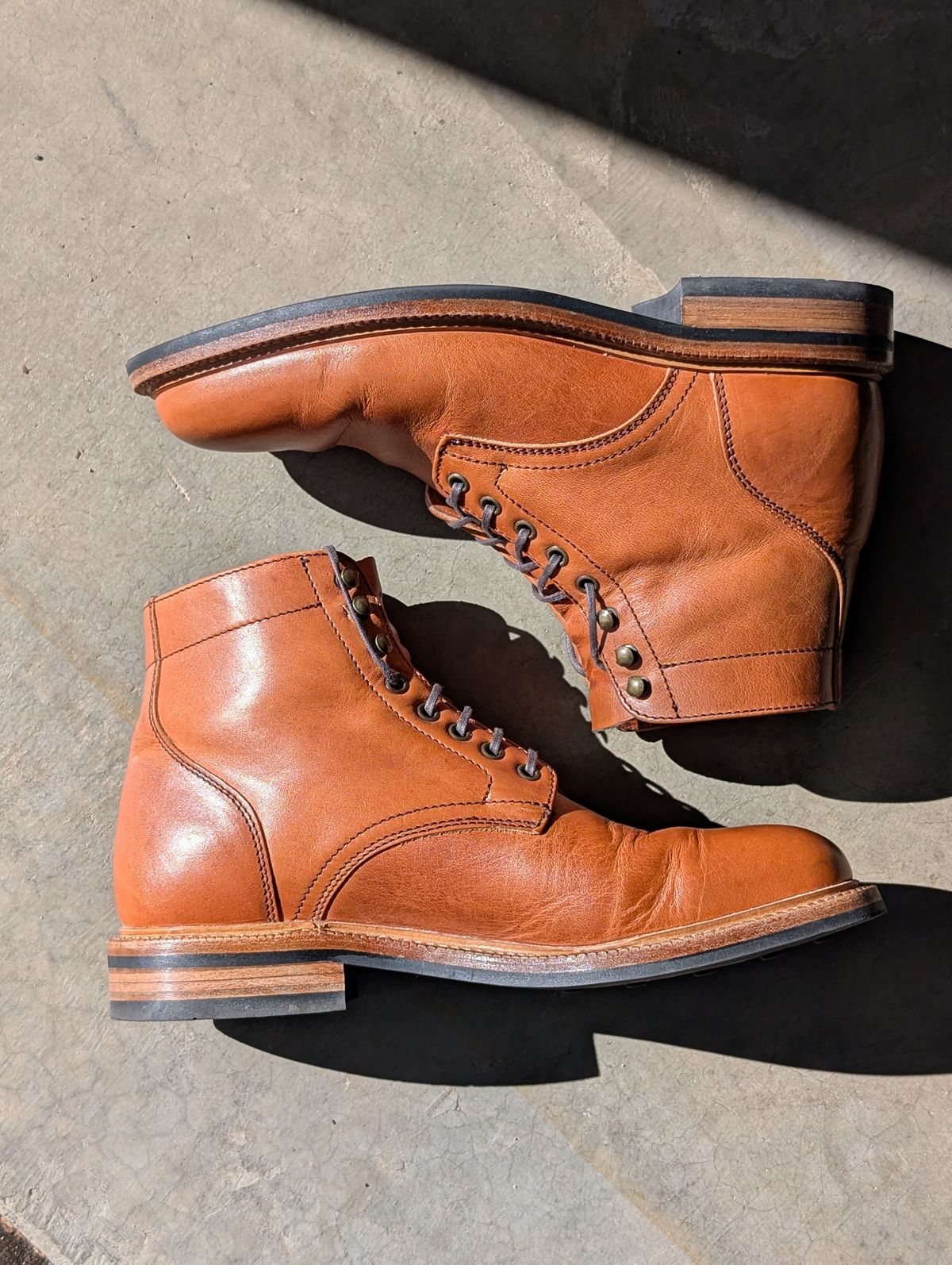 Photo by wistless on May 1, 2025 of the Parkhurst The Allen in Horween Natural Dublin.